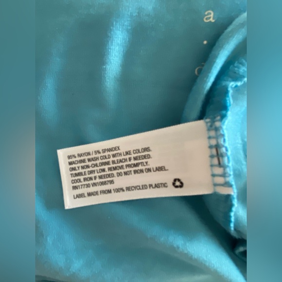 NWOT A New Day Women’s V-Neck Shirt - Picture 7 of 7